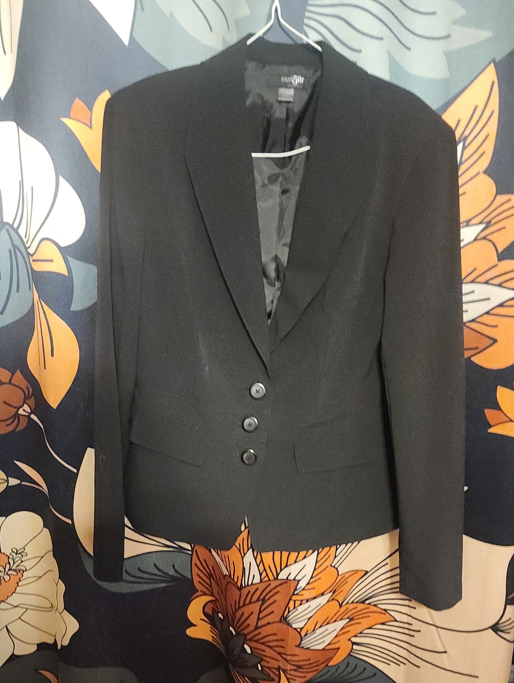 East 5th Black Women's Tailored Blazer - Three-Button